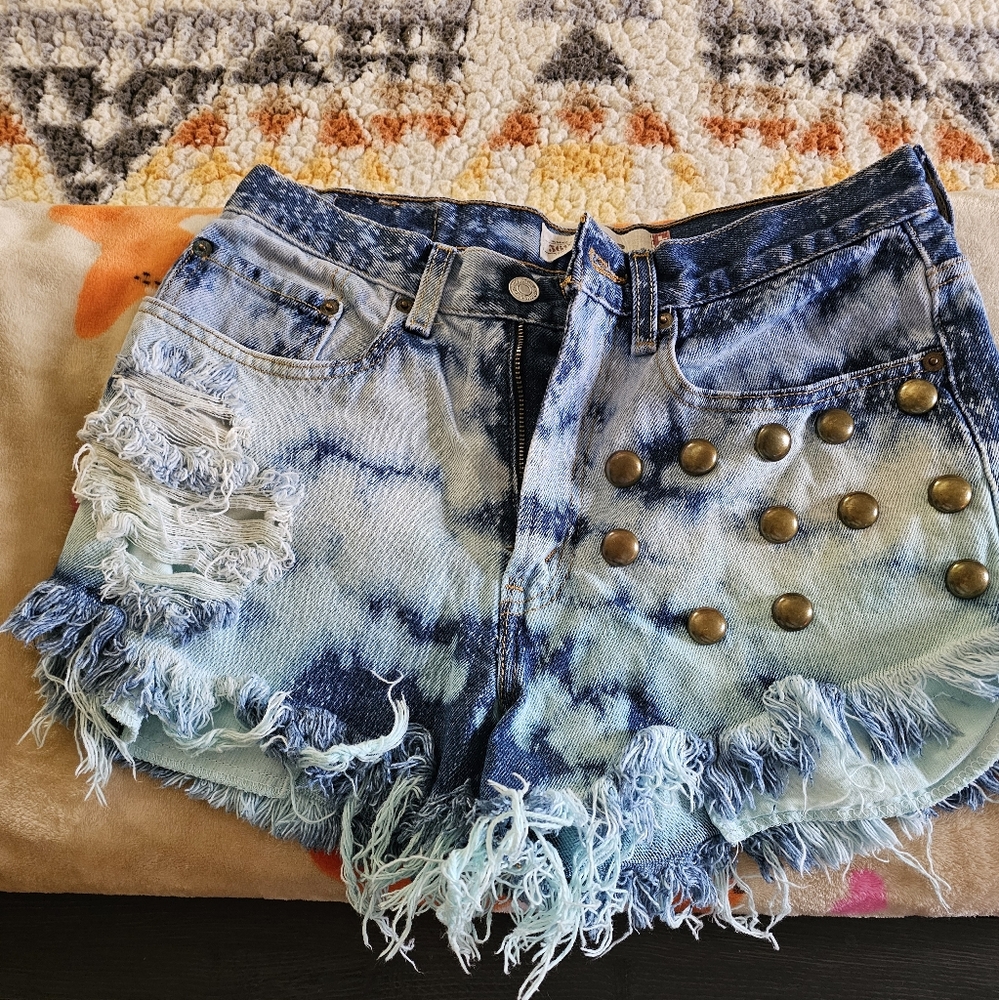 Levi Jean Shorts- Super cute